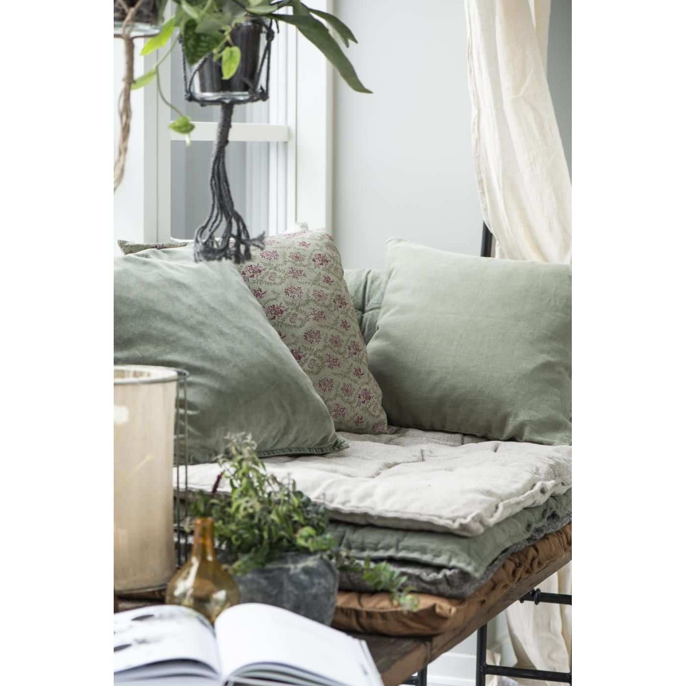 Quilt tæppe grønne, hvide, beige og grå striber - tilføj hygge og stemning til din altan og terrasse
