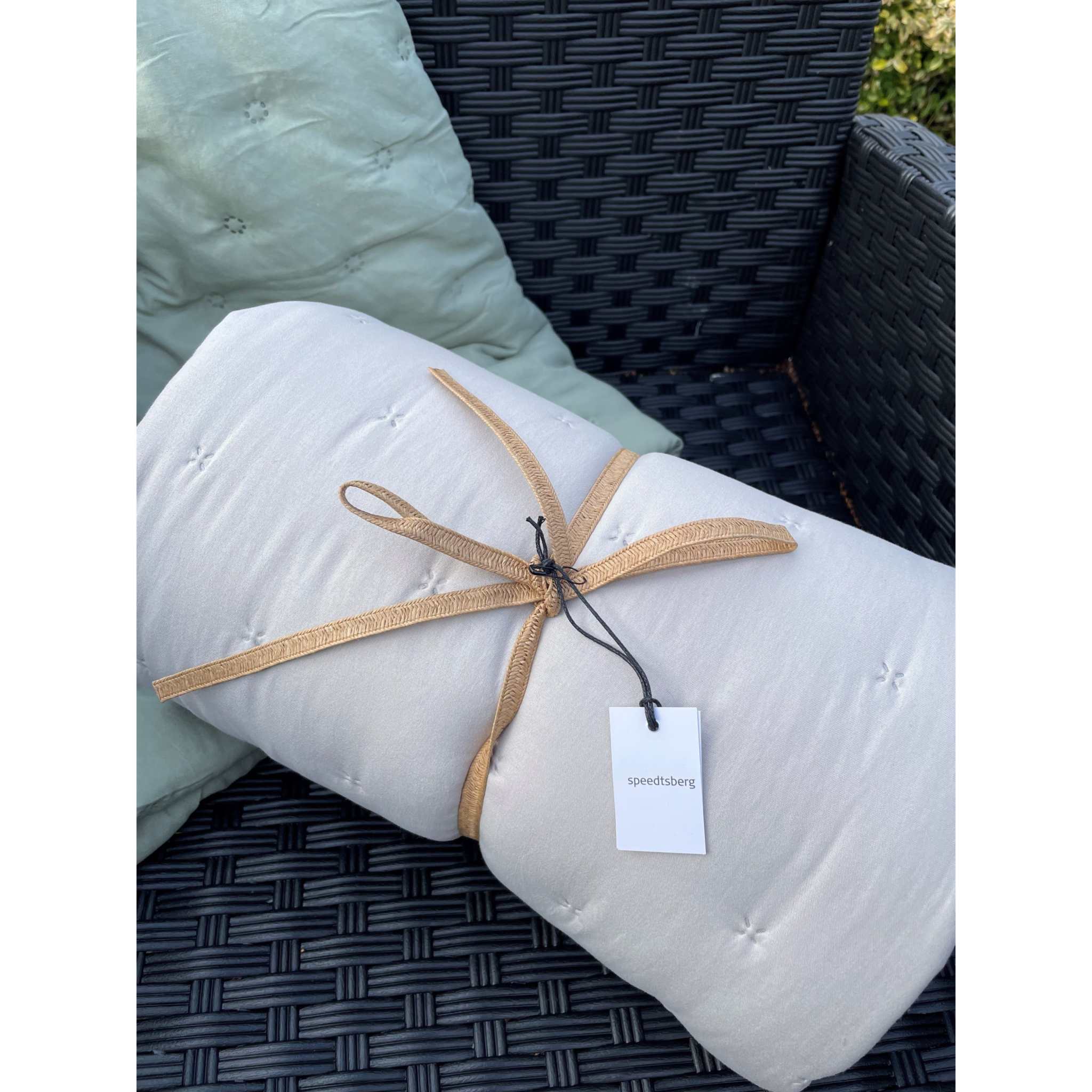 Quilt tæppe i beige til altan indretning