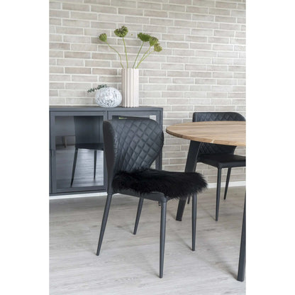 Imiteret lammeskind i sort til din altan og terrasse indretning